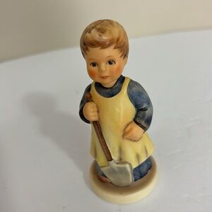 Vintage Hummel Goebel “Garden Treasures” #727 TMK-7 membership year 1997-1999